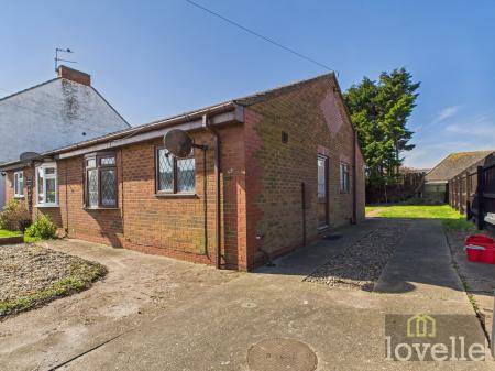 2 bedroom Semi-detached bungalow for sale in Waterloo Road, Mablethorpe, LN12