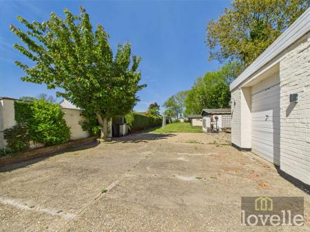 4 bedroom Detached house for sale in Sutton Road, Huttoft, LN13