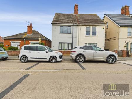 4 bedroom Semi-detached house for sale in Wellington Road, Mablethorpe, LN12