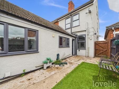 4 bedroom Semi-detached house for sale in Wellington Road, Mablethorpe, LN12
