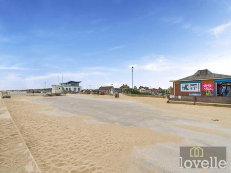 1 bedroom Flat for sale in Willoughby Road, Sutton on Sea, LN12