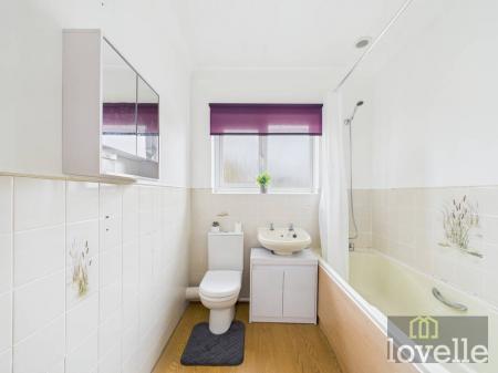 2 bedroom Flat for sale in Victoria Road, Mablethorpe, LN12
