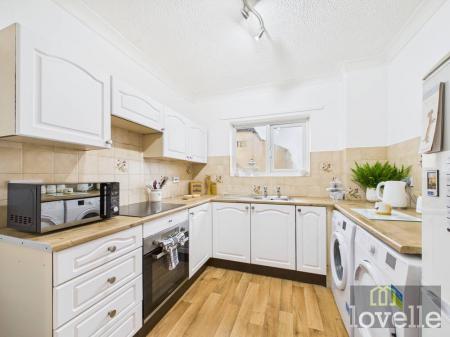 2 bedroom Flat for sale in Victoria Road, Mablethorpe, LN12