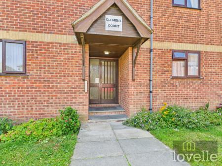 2 bedroom Flat for sale in Victoria Road, Mablethorpe, LN12