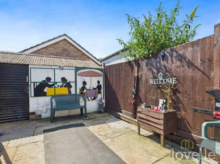 2 bedroom Semi-detached bungalow for sale in George Street, Mablethorpe, LN12