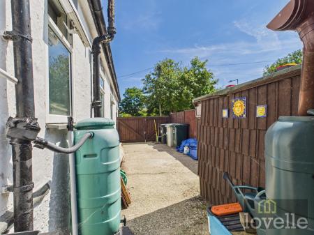 2 bedroom Semi-detached bungalow for sale in George Street, Mablethorpe, LN12