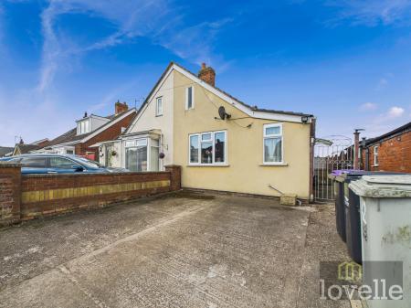 1 bedroom Semi-detached bungalow for sale in St Andrews Road, Mablethorpe, LN12