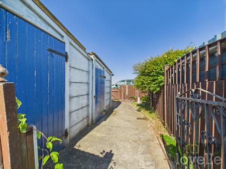 3 bedroom Terraced House for sale in Sutton Road, Huttoft, LN13