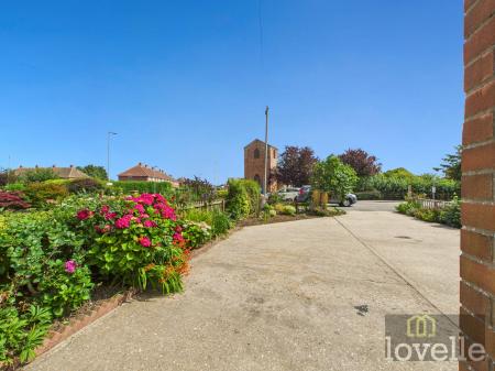 3 bedroom Semi-detached house for sale in Huttoft Road, Sutton on Sea, LN12