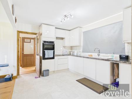 3 bedroom Detached bungalow for sale in Beesby Road, Alford, LN13