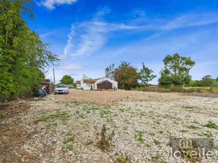 2 bedroom Cottage for sale in Main Road, Saltfleetby, LN11
