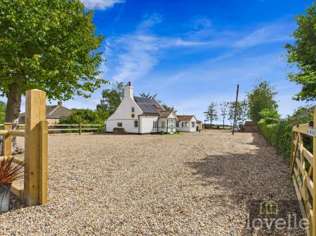 2 bedroom Cottage for sale in Main Road, Saltfleetby, LN11