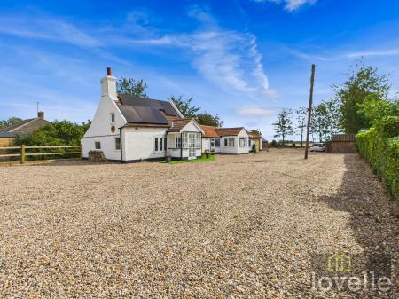 2 bedroom Cottage for sale in Main Road, Saltfleetby, LN11