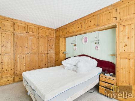 4 bedroom Bungalow for sale in Victoria Road, Mablethorpe, LN12