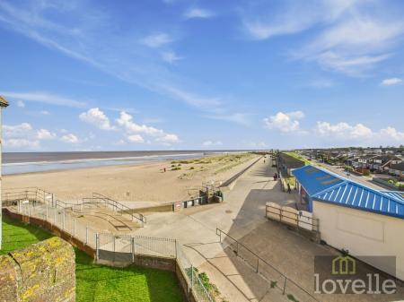 3 bedroom Flat for sale in Queens Park Flats, Mablethorpe, LN12