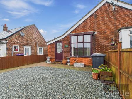 2 bedroom Semi-detached bungalow for sale in Waterloo Road, Mablethorpe, LN12