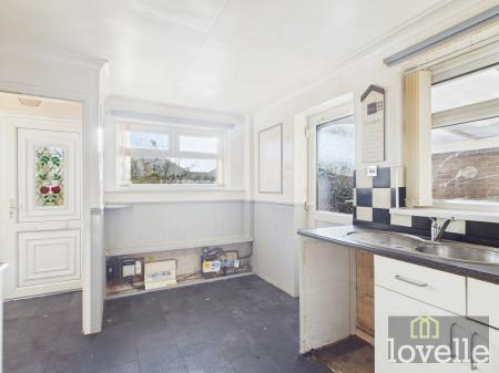 2 bedroom Detached bungalow for sale in Camelot Gardens, Sutton on Sea, LN12