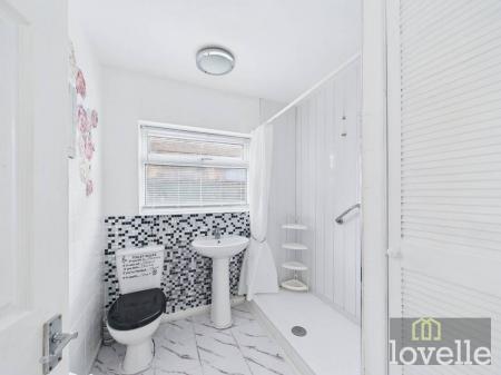 2 bedroom Semi-detached bungalow for sale in Camelot Court, Sutton on Sea, LN12