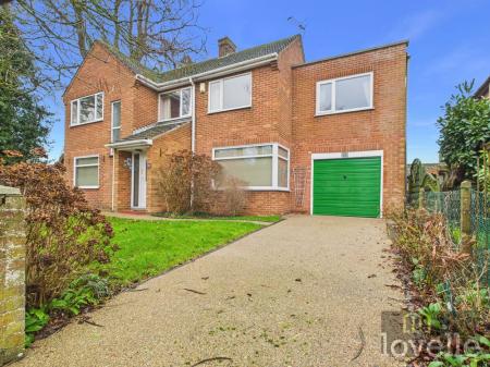 4 bedroom Detached house for sale in East Street, Alford, LN13