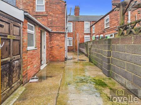 4 bedroom Terraced House for sale in Fitzwilliam Street, Mablethorpe, LN12
