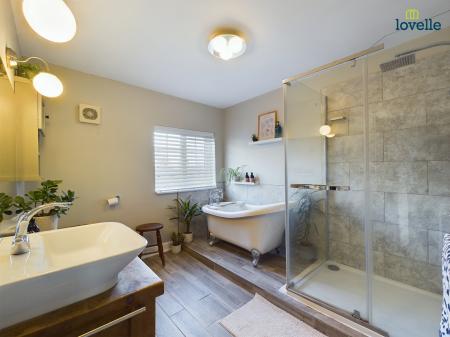 5 bedroom Detached house for sale in Caistor Road, North Kelsey Moor, LN7