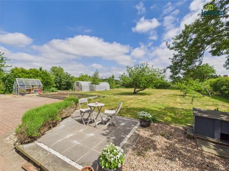 5 bedroom Detached house for sale in Caistor Road, North Kelsey Moor, LN7