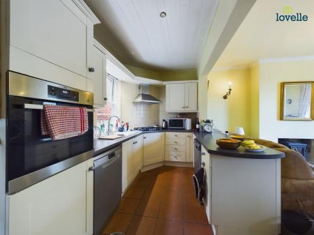 4 bedroom Detached house for sale in Caistor Road, Market Rasen, LN8