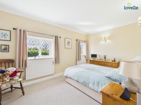 3 bedroom Detached bungalow for sale in Gainsborough Road, Market Rasen, LN8