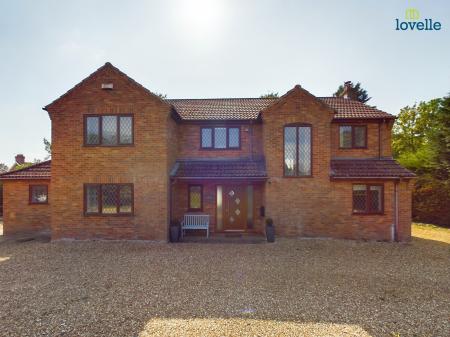 4 bedroom Detached house for sale in Gallamore Lane, Market Rasen, LN8