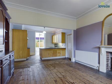 5 bedroom Semi-detached house for sale in George Street, Market Rasen, LN8