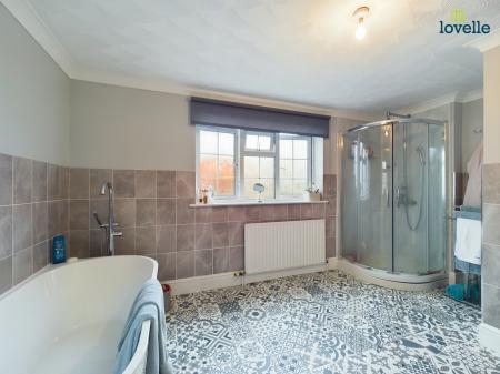 4 bedroom Detached house for sale in Homeleigh Court, Middle Rasen, LN8
