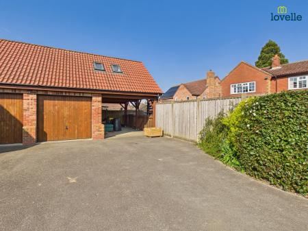 4 bedroom Detached house for sale in Homeleigh Court, Middle Rasen, LN8