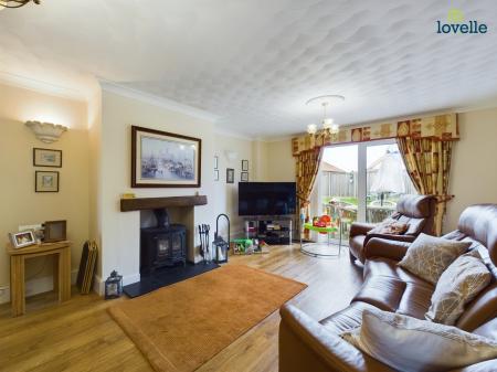 4 bedroom Detached house for sale in Homeleigh Court, Middle Rasen, LN8