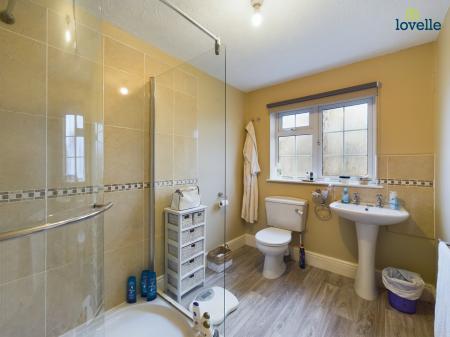 4 bedroom Detached house for sale in Homeleigh Court, Middle Rasen, LN8