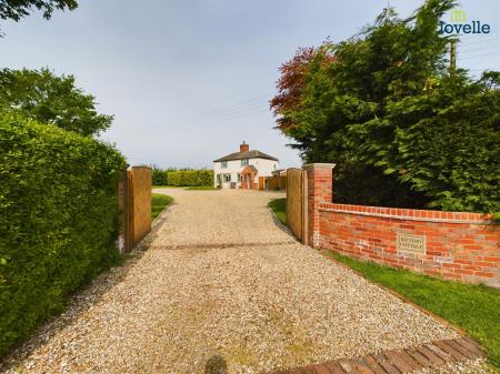 3 bedroom Detached house for sale in Lissington Road, Wickenby, LN3