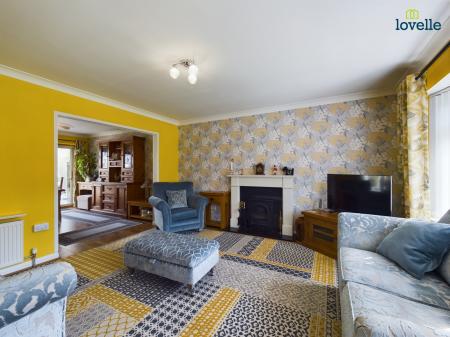 3 bedroom Detached house for sale in Manor Drive, Binbrook, LN8