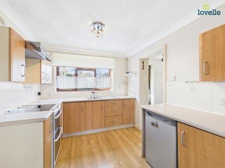 4 bedroom Detached house for sale in Meadow Drive, Binbrook, LN8