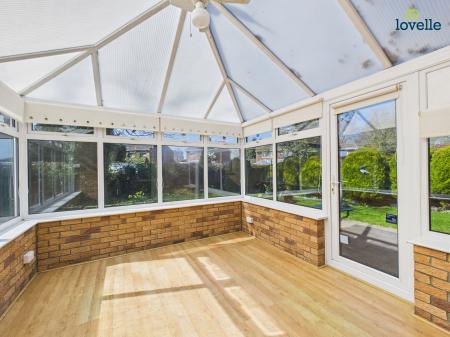 4 bedroom Detached house for sale in Meadow Drive, Binbrook, LN8