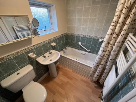 3 bedroom Link detached house for sale in Mill Lane, Caistor, LN7