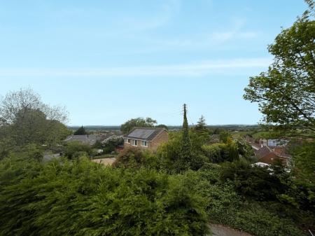 3 bedroom Link detached house for sale in Mill Lane, Caistor, LN7