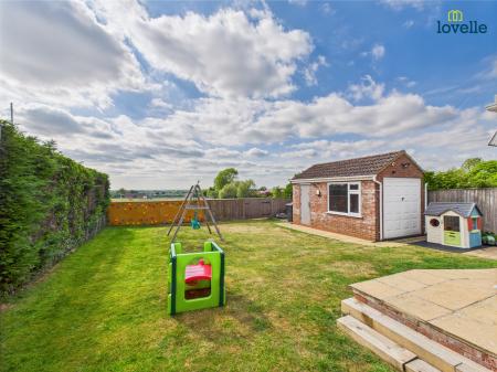 3 bedroom Detached bungalow for sale in Millfields, Caistor, LN7