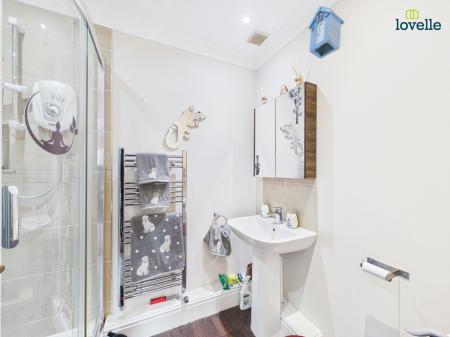 2 bedroom Detached bungalow for sale in Paddock Chase, Glentham, LN8