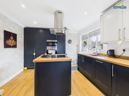 2 bedroom Detached bungalow for sale in Paddock Chase, Glentham, LN8