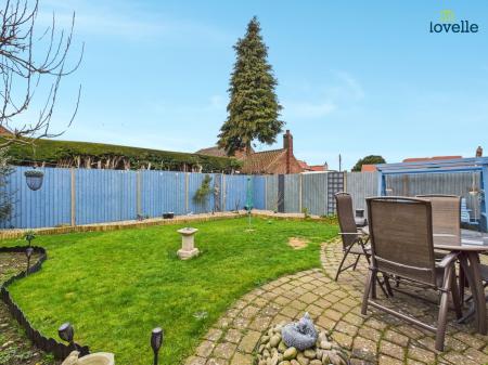 2 bedroom Detached bungalow for sale in Paddock Chase, Glentham, LN8