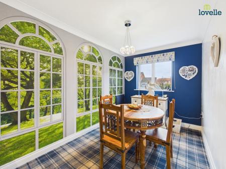 2 bedroom Detached bungalow for sale in Paddock Chase, Glentham, LN8