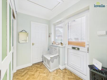 2 bedroom Detached bungalow for sale in Paddock Chase, Glentham, LN8