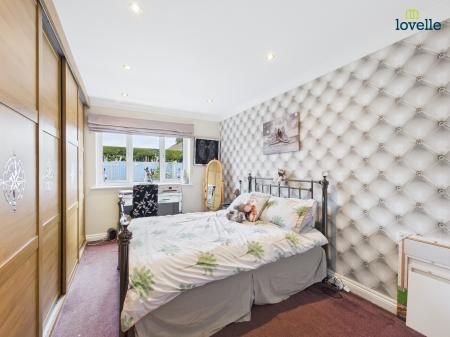 2 bedroom Detached bungalow for sale in Paddock Chase, Glentham, LN8