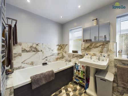 2 bedroom Detached bungalow for sale in Snelland Road, Wickenby, LN3