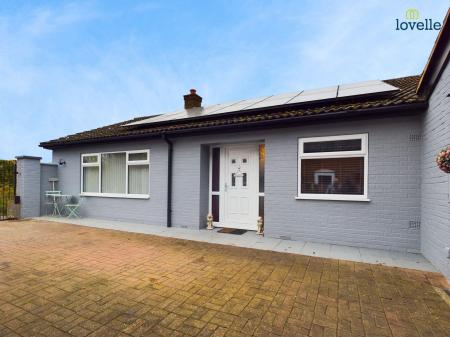 2 bedroom Detached bungalow for sale in Snelland Road, Wickenby, LN3