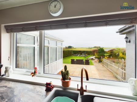 2 bedroom Detached bungalow for sale in Snelland Road, Wickenby, LN3